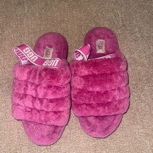 Women pink ugh slides